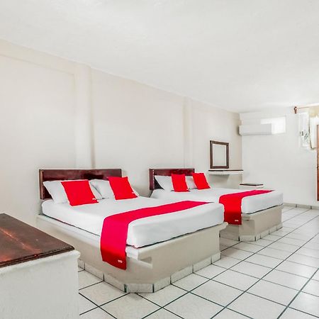 Oyo Hotel Jaguar Cancún Extérieur photo