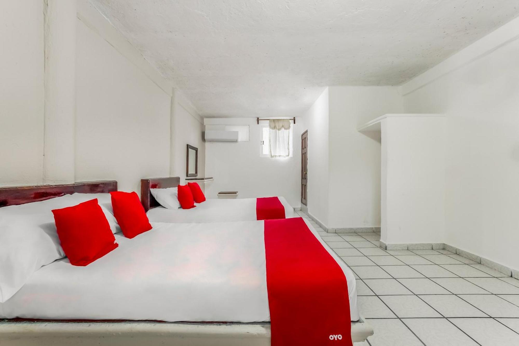 Oyo Hotel Jaguar Cancún Extérieur photo