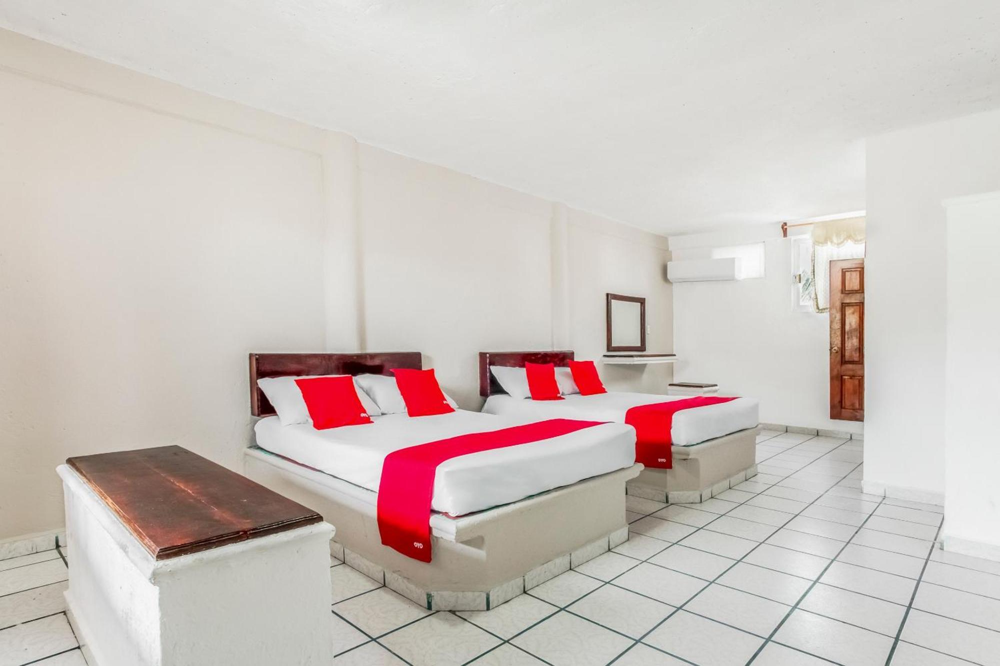 Oyo Hotel Jaguar Cancún Extérieur photo