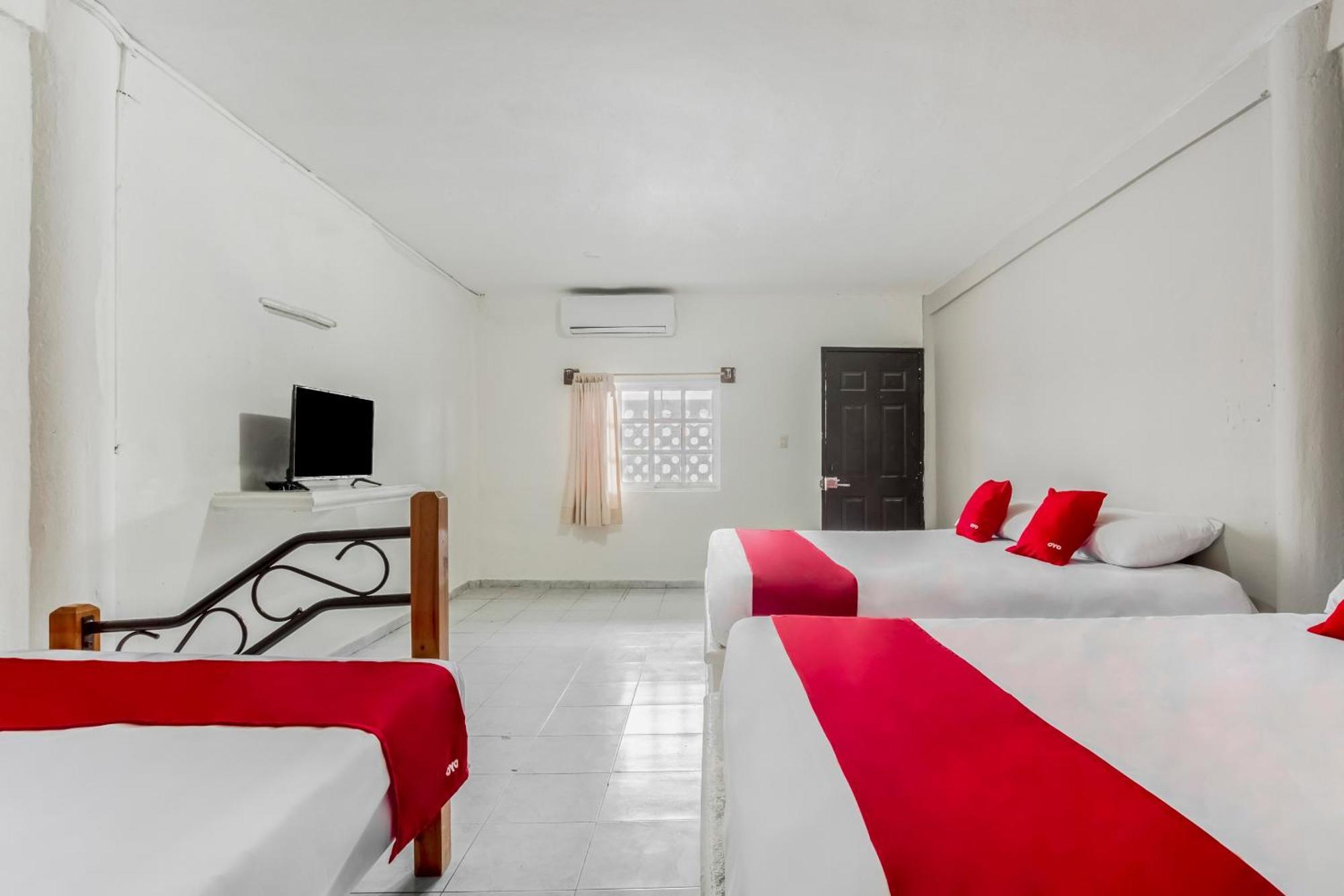 Oyo Hotel Jaguar Cancún Extérieur photo