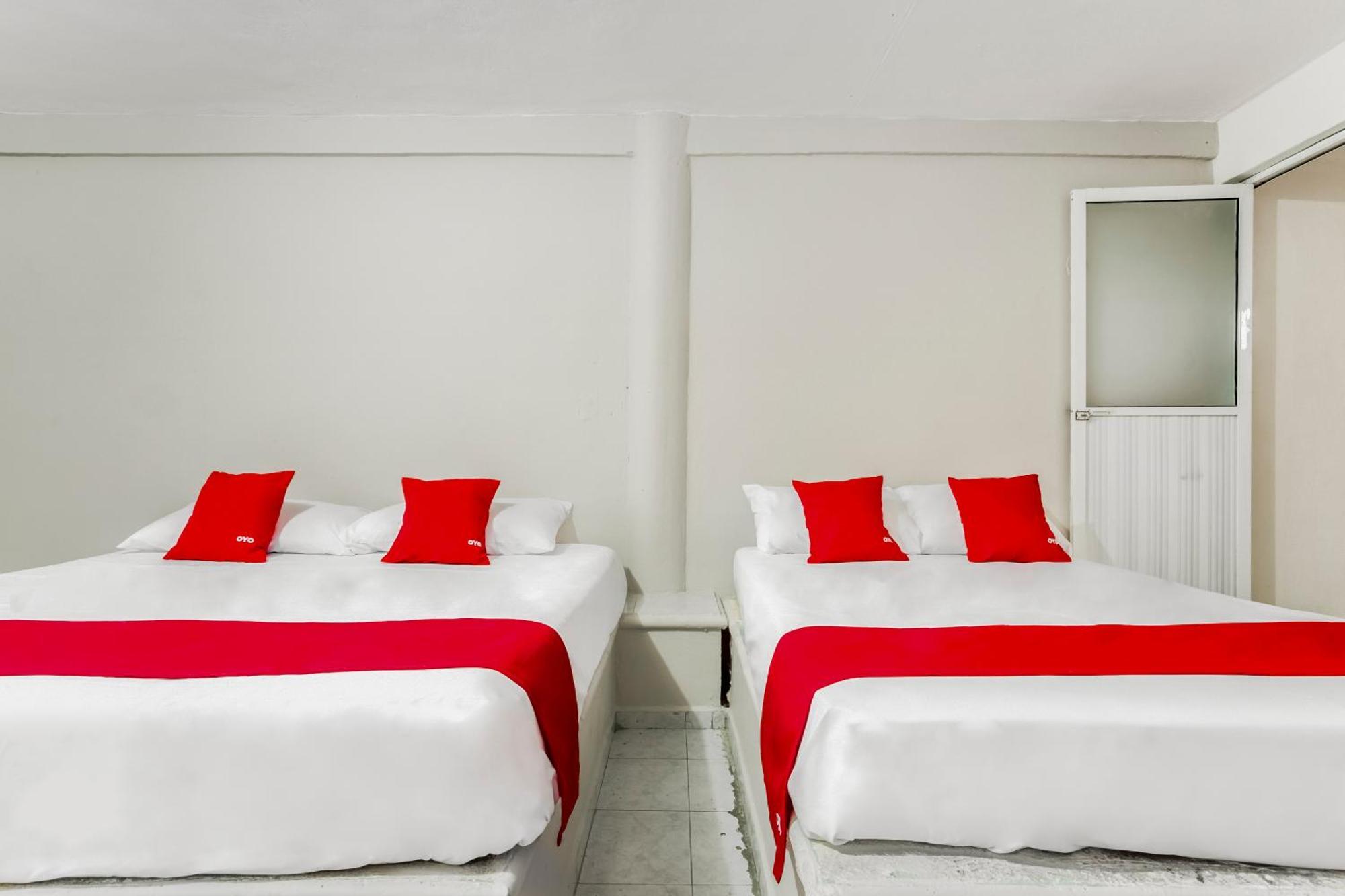 Oyo Hotel Jaguar Cancún Extérieur photo