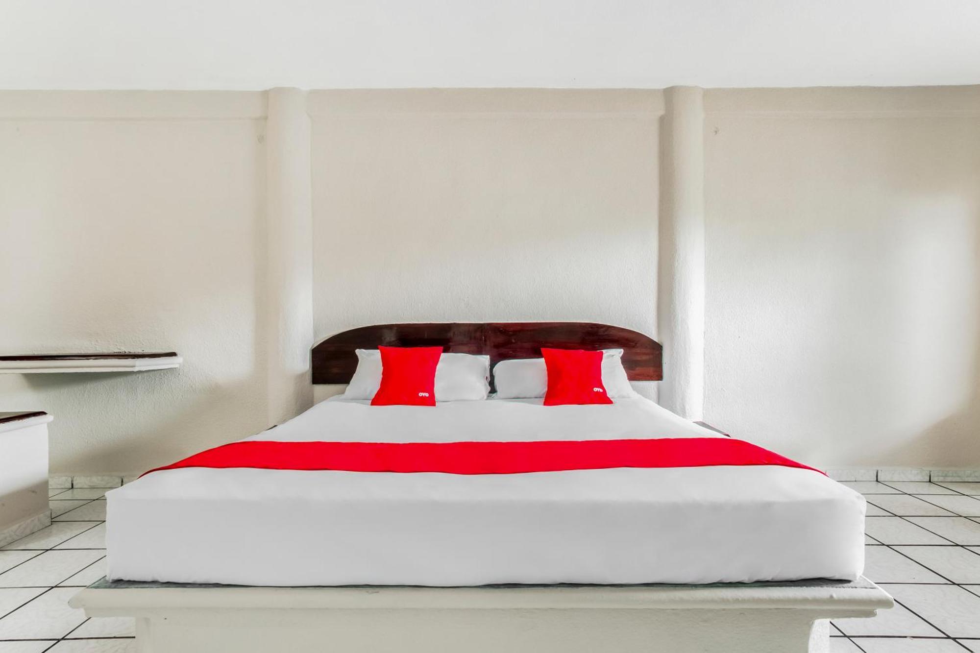 Oyo Hotel Jaguar Cancún Extérieur photo