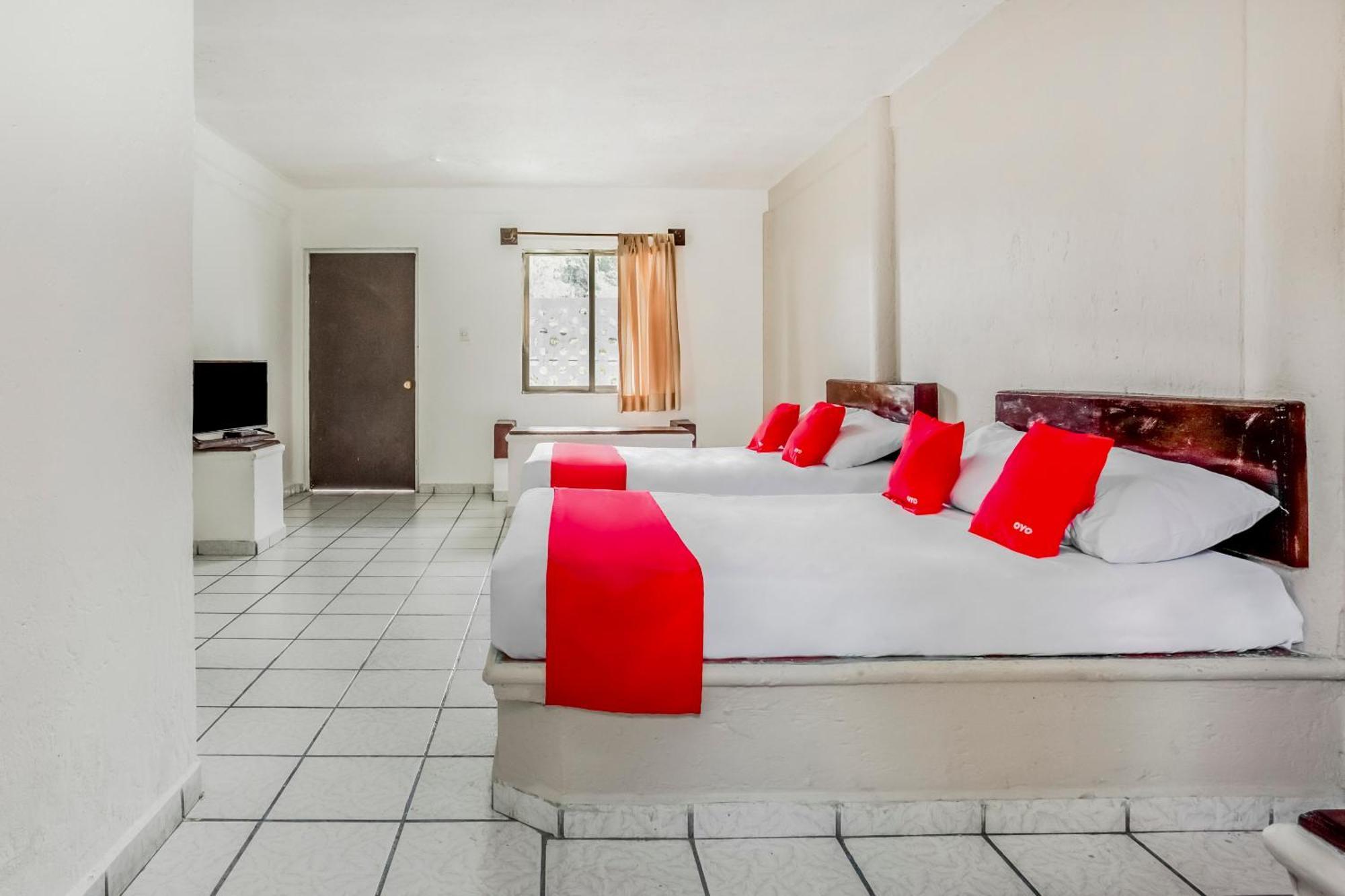 Oyo Hotel Jaguar Cancún Extérieur photo