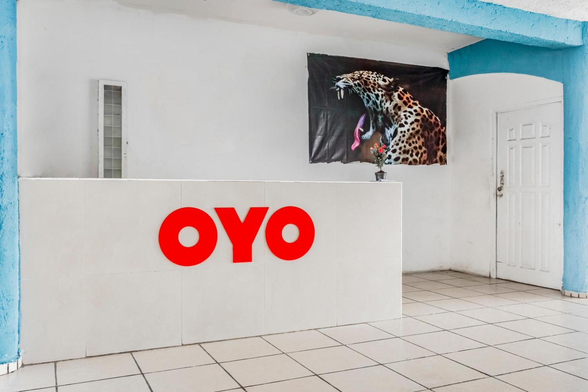 Oyo Hotel Jaguar Cancún Extérieur photo