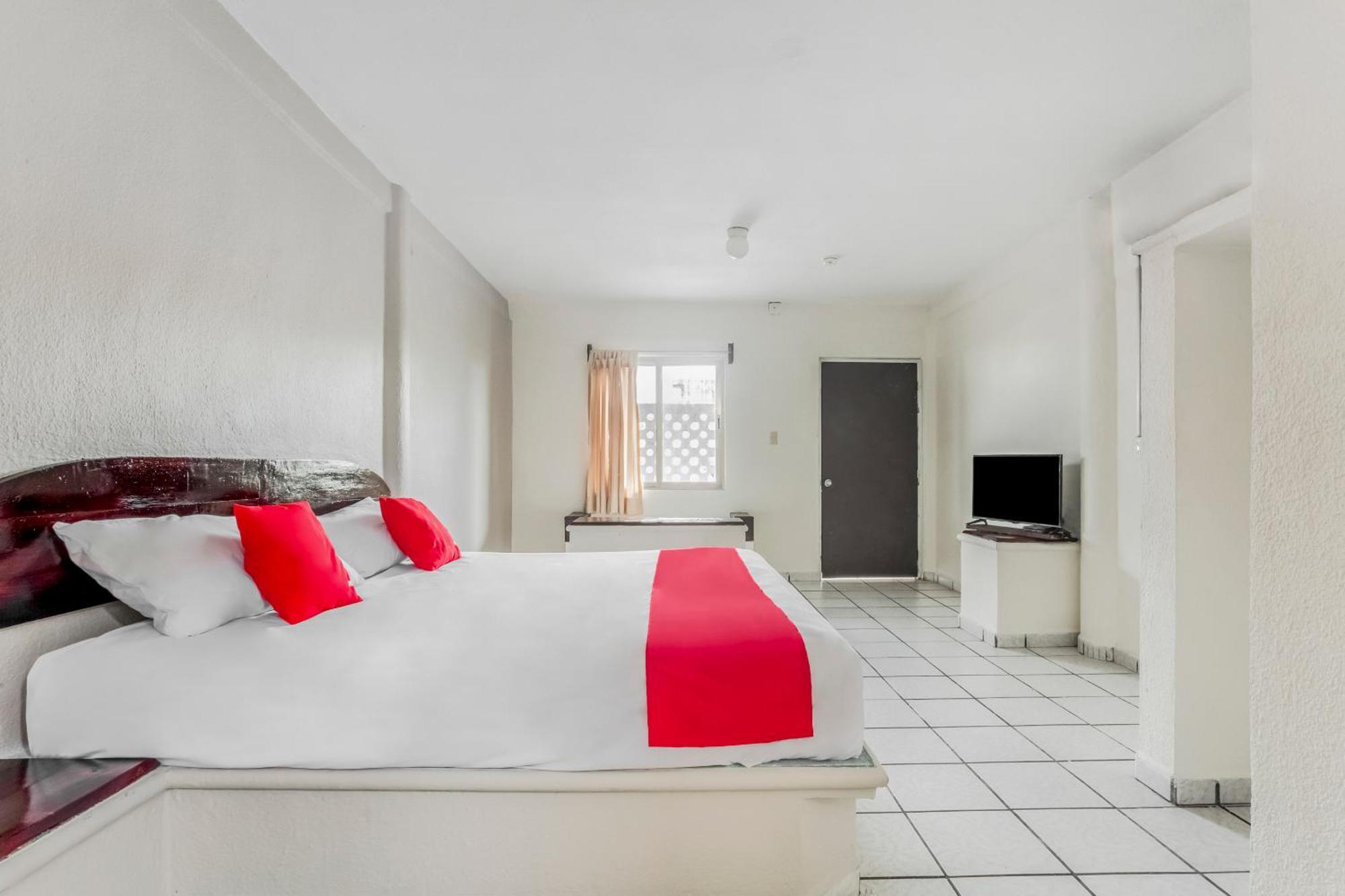 Oyo Hotel Jaguar Cancún Extérieur photo
